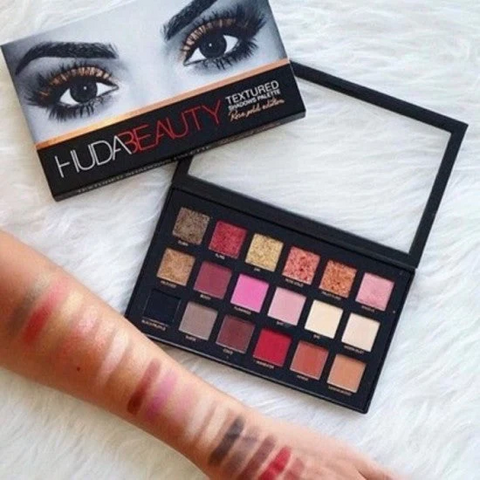 Huda Beauty Texture Shadow Palette Rose Gold Edition